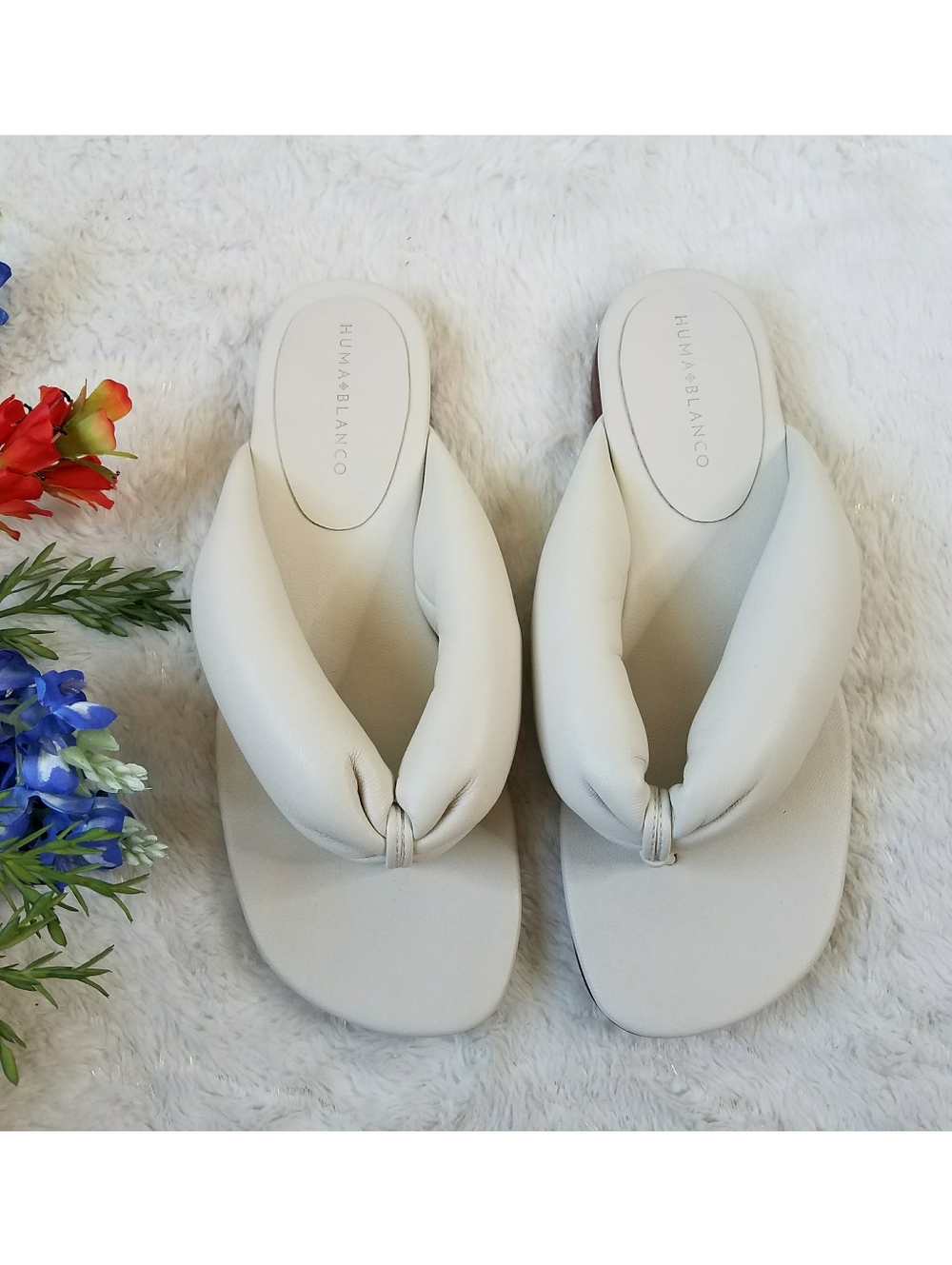 Huma Blanco Leather Thong Sandals